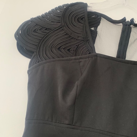 Adrianna Papell- Evening Dress - 2P - Picture 3 of 7